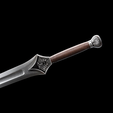 Close up image of 16 cm handle grip on Conan Damascus steel movie replica sword