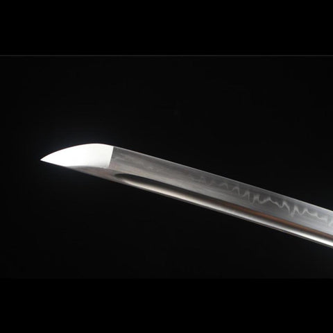 katana sword kissaki tip sharp T10 steel blade close up