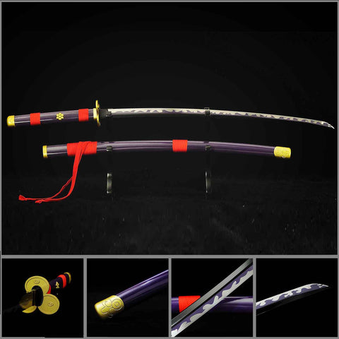 Full view of Roronoa Zoro Enma Katana from One Piece anime