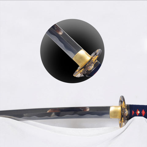 Detailed hamon pattern on hand forged Rurouni Kenshin katana 1095 steel blade