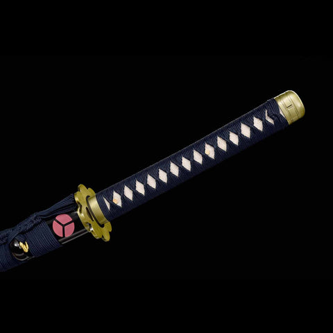 Hardwood handle wrapped with genuine rayskin on Shusui katana